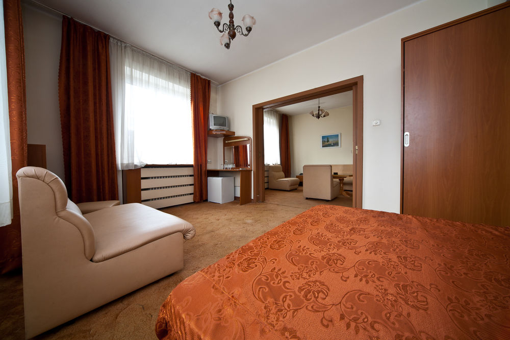 Slavyanska Beseda Hotel Oborishte Bulgaria thumbnail